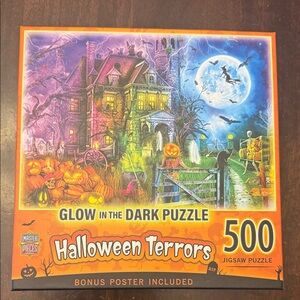 Master Pieces Halloween Terrors Glow in the Dark Puzzle - 500 Pieces. Complete